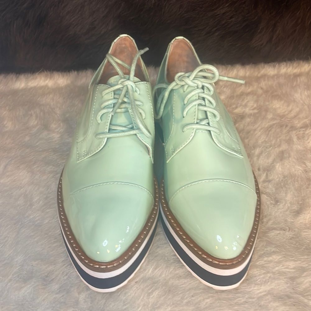 Halogen shoes 6 (3900)